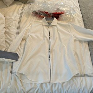 Long sleeve fancy shirt from Bugatchi. Size L.